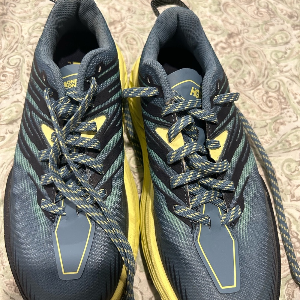 HOKAS